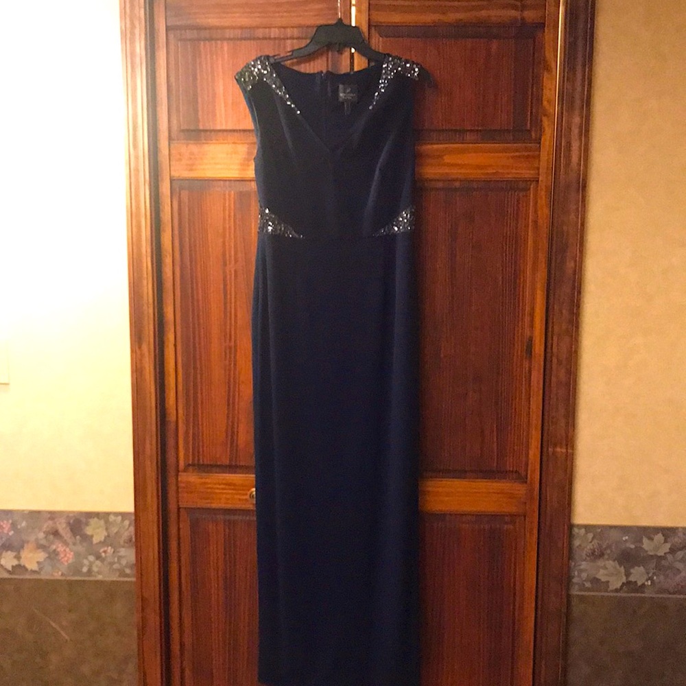 Adrianna papell formal navy size 10. Worn once.